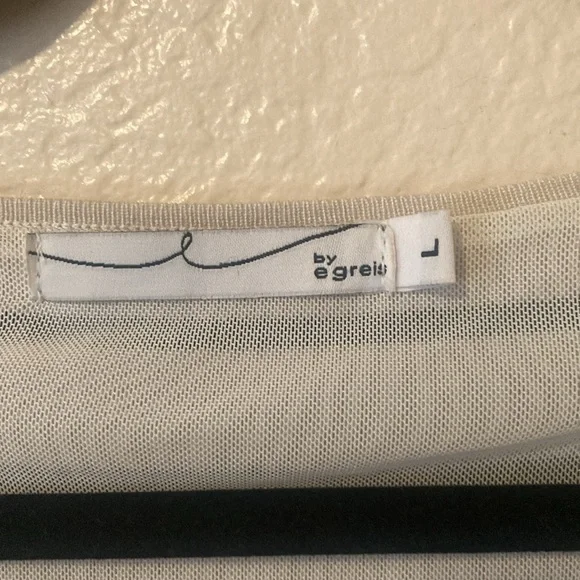 Stylish Navy and Cream Striped Crop Top - Picture 3 of 3